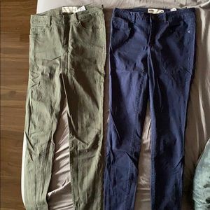 Jeggings - stretchy leggings that look like jeans